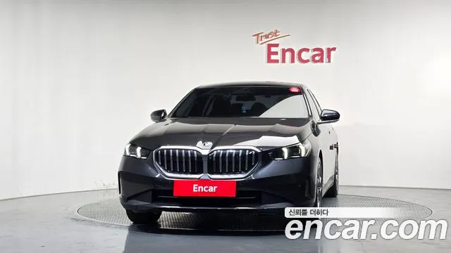 BMW 5 Series G60 — Фото автомобиля 3