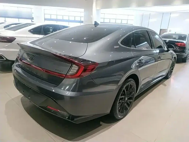 Hyundai Sonata — Фото автомобиля 6