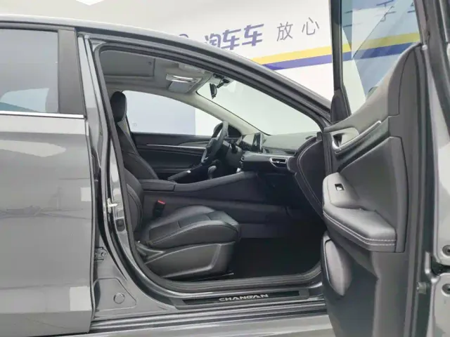 Changan Eado — Фото автомобиля 8
