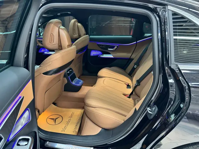 Mercedes-Benz E-Class — Фото автомобиля 12