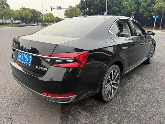 Skoda Superb — Фото автомобиля 6