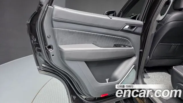 KG_Mobility_Ssangyong Rexton Rexton Arena Дизель 2.2 4WD — Фото автомобиля 20