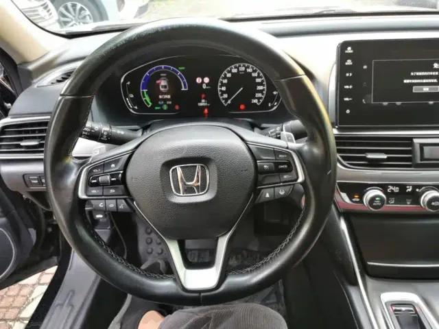 Honda Accord — Фото автомобиля 10