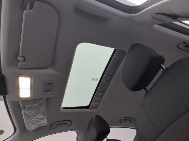 Roewe i5 — Фото автомобиля 14