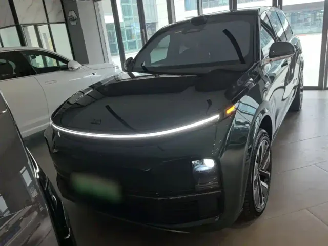 Li Auto L9 — Фото автомобиля 2