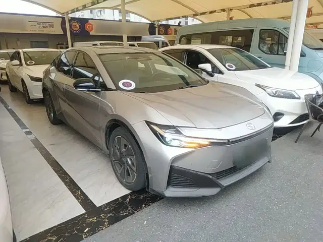 Toyota bZ3 — Фото автомобиля 3
