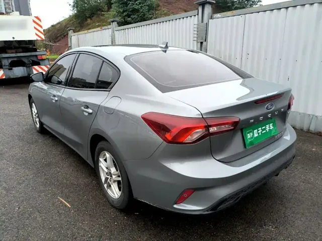 Ford Focus — Фото автомобиля 4