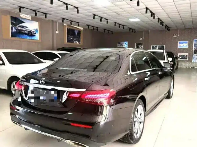 Mercedes-Benz E-Class — Фото автомобиля 8