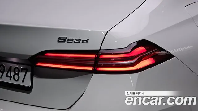 BMW 5 Series G60 — Фото автомобиля 8