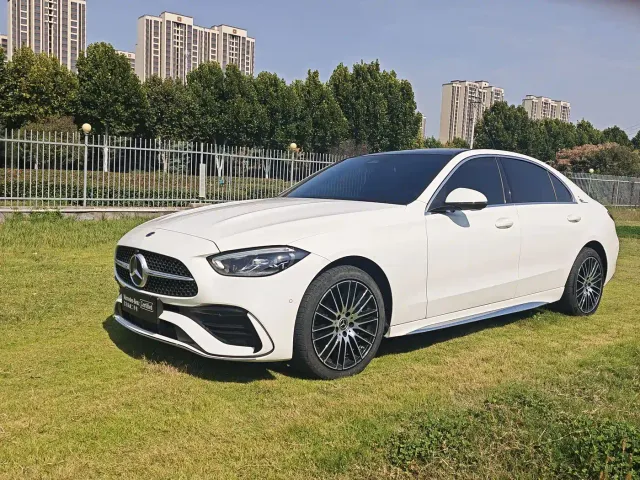 Фотография автомобиля — Mercedes-Benz C-Class