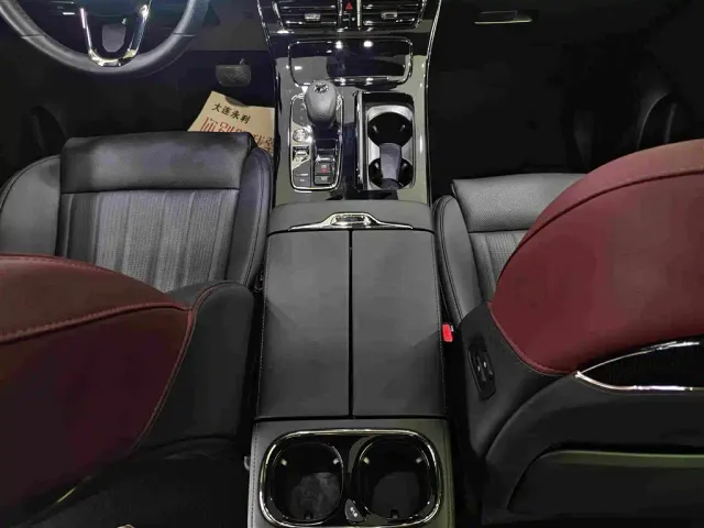 GAC Trumpchi M8 — Фото автомобиля 9