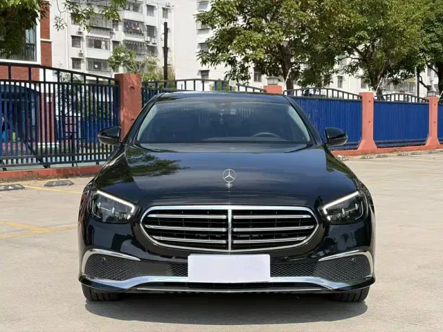 Mercedes-Benz E-Class — Фото автомобиля 8