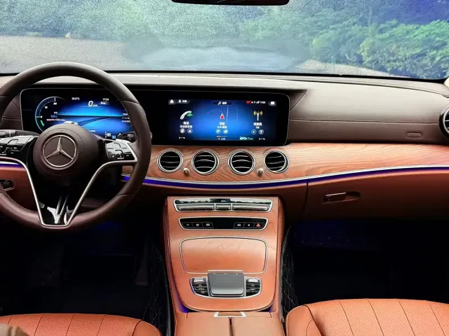 Mercedes-Benz E-Class — Фото автомобиля 6