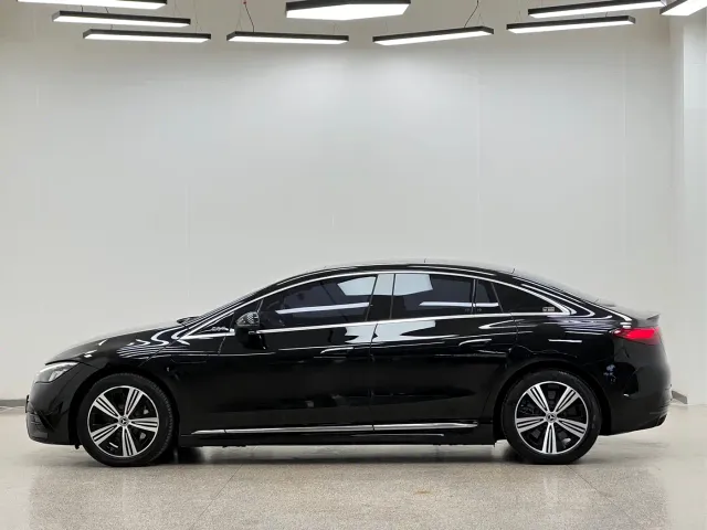 Mercedes-Benz EQE — Фото автомобиля 6