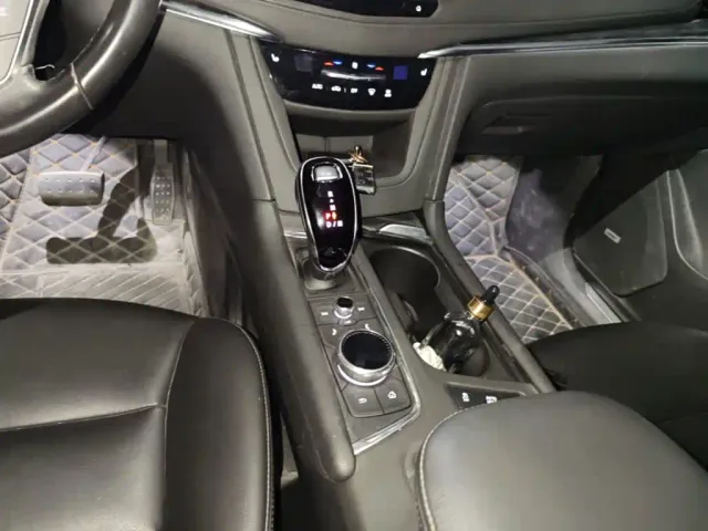 Cadillac XT5 — Фото автомобиля 13