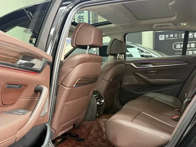 BMW 5 Series — Фото автомобиля 6