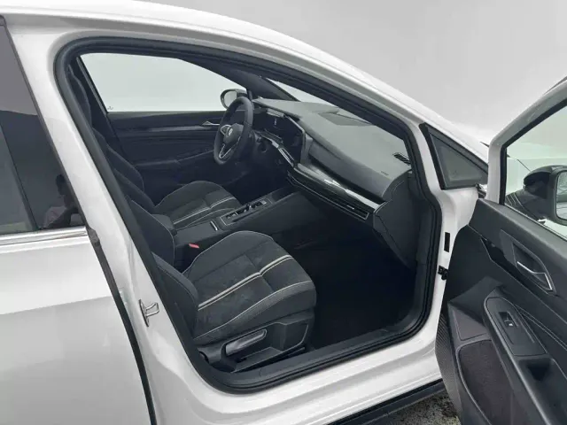 Volkswagen Golf — Фото автомобиля 7