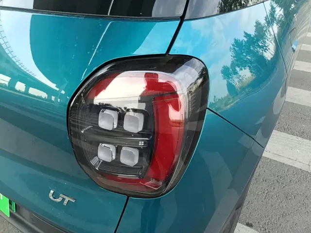 GAC Aion UT — Фото автомобиля 7