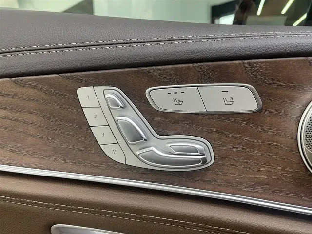 Mercedes-Benz E-Class — Фото автомобиля 22