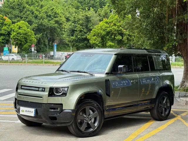 Фотография автомобиля — Land Rover Defender