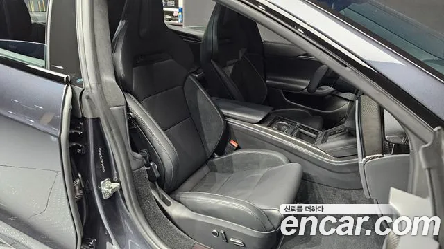 Tesla Model S — Фото автомобиля 18