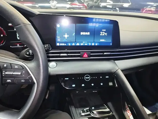 Hyundai Elantra — Фото автомобиля 12