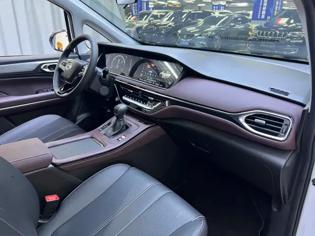 GAC Trumpchi M6 — Фото автомобиля 12