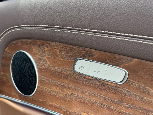 Mercedes-Benz E-Class — Фото автомобиля 14