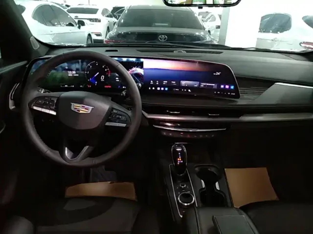 Cadillac XT4 — Фото автомобиля 9