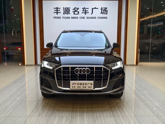 Audi Q7 — Фото автомобиля 2