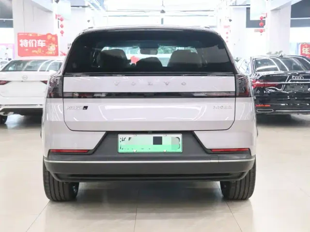 Volvo XC70 Plug-in Hybrid — Фото автомобиля 4