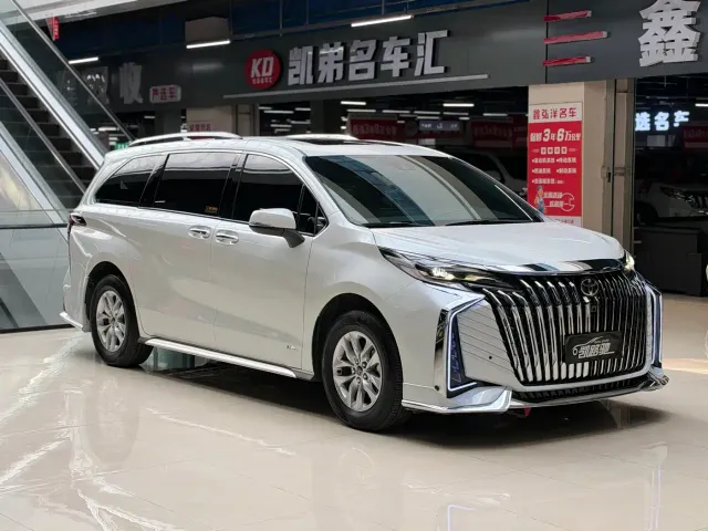 Toyota Granvia — Фото автомобиля 3