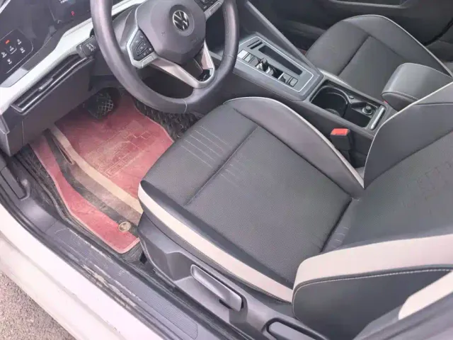 Volkswagen Golf — Фото автомобиля 9