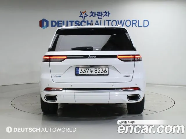 Jeep Cherokee — Фото автомобиля 4