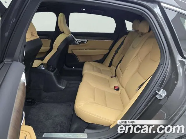 Volvo S90 — Фото автомобиля 13