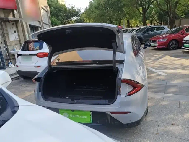 Wuling Starlight — Фото автомобиля 18