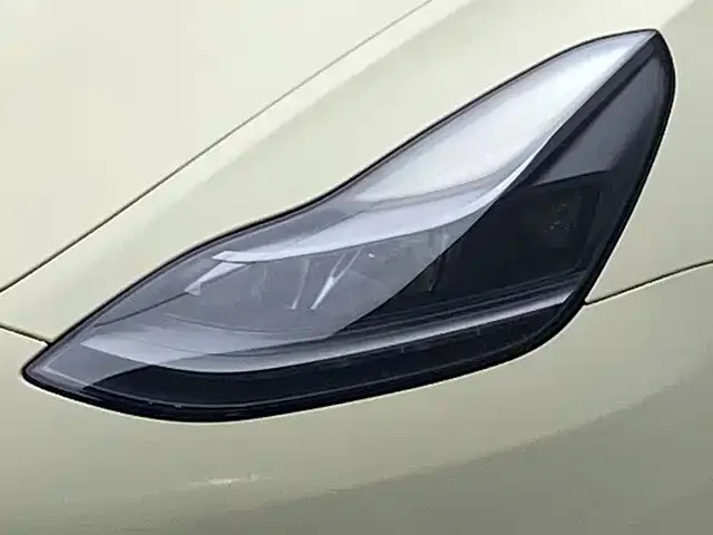Tesla Model 3 — Фото автомобиля 17