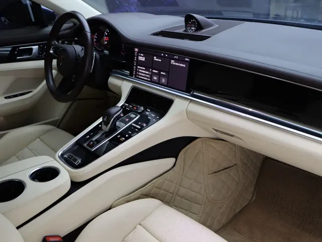Porsche Panamera — Фото автомобиля 11