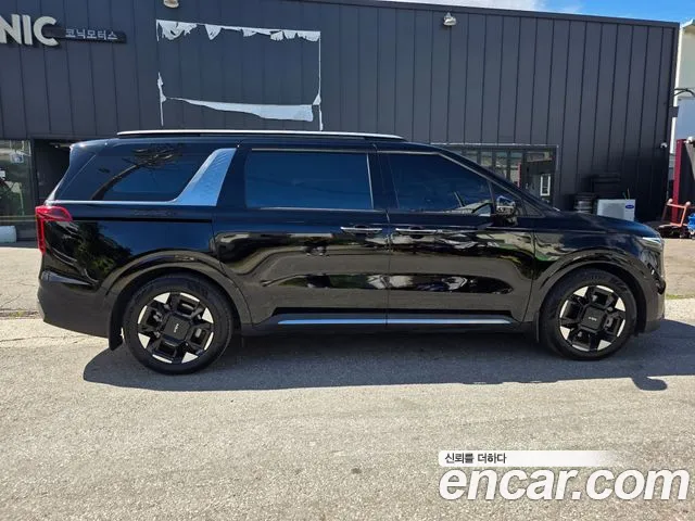 Kia Canival Новый Carnival 4 поколение Дизель 7 мест Signature — Фото автомобиля 3