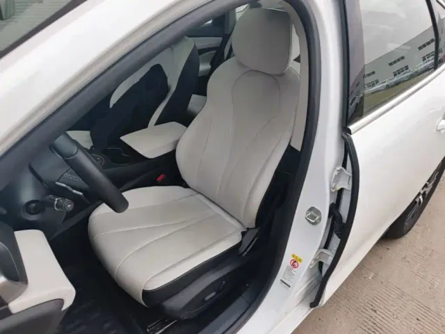 BYD Seal 05 DM-i — Фото автомобиля 14
