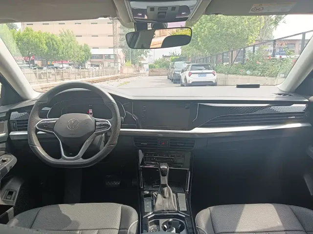 Volkswagen Passat — Фото автомобиля 20