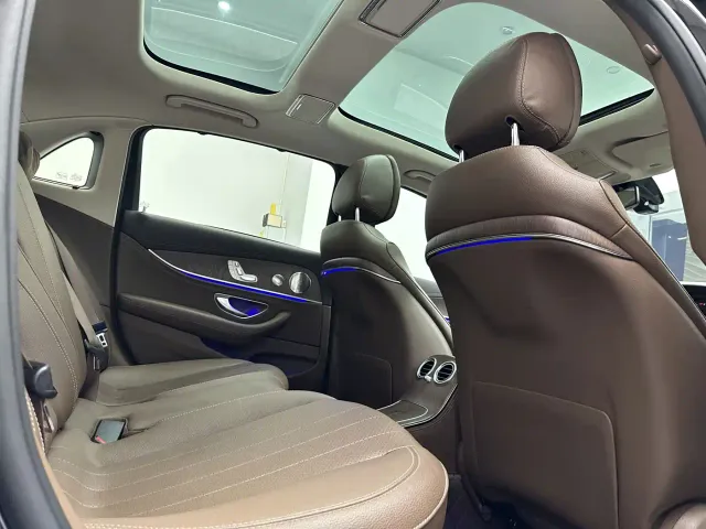 Mercedes-Benz E-Class — Фото автомобиля 14