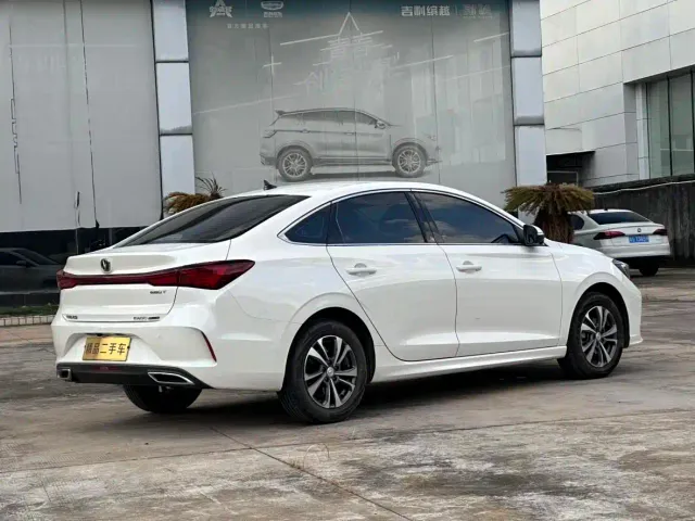 Changan Eado — Фото автомобиля 11