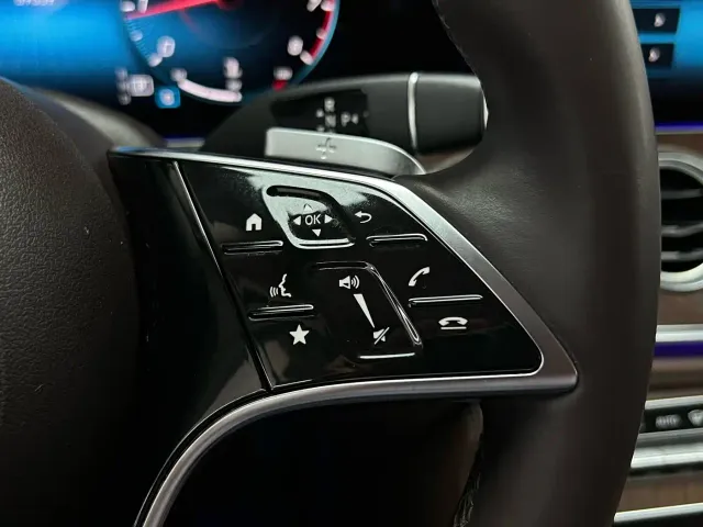 Mercedes-Benz E-Class — Фото автомобиля 25