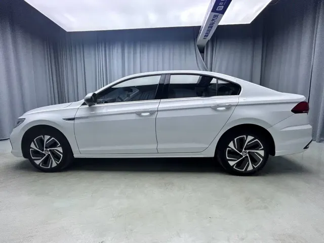 Volkswagen Bora — Фото автомобиля 4