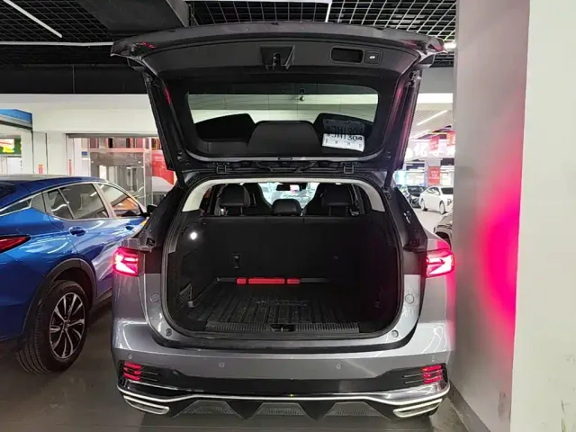 Roewe RX5 — Фото автомобиля 18