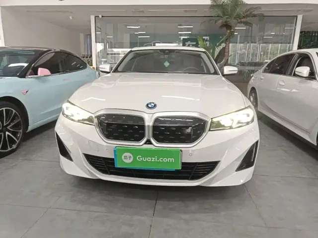 BMW i3 — Фото автомобиля 2