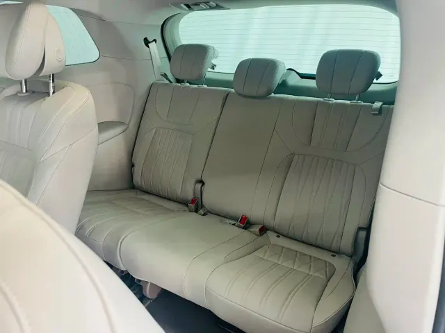 Roewe iMAX8 — Фото автомобиля 14