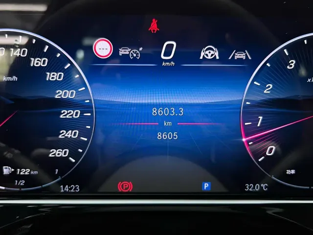 Mercedes-Benz E-Class — Фото автомобиля 15