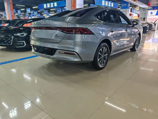 BYD Qin PLUS — Фото автомобиля 9